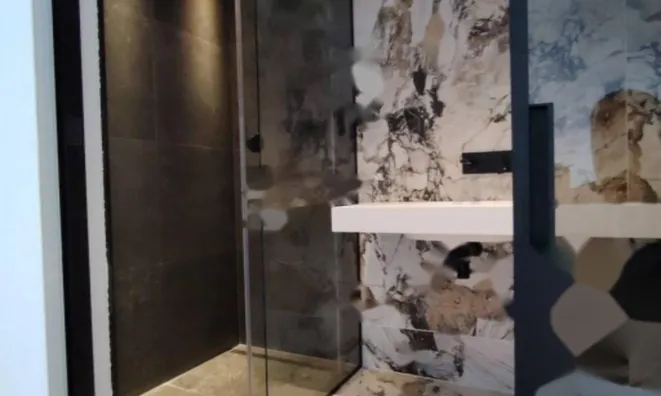 Недвижимость Трёхкомнатная квартира, центр: 17