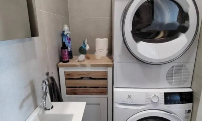 Недвижимость Трехкомнатная квартира в центре: 12