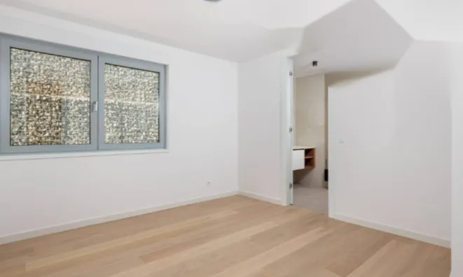 Недвижимость Трехкомнатная квартира в центре: 21