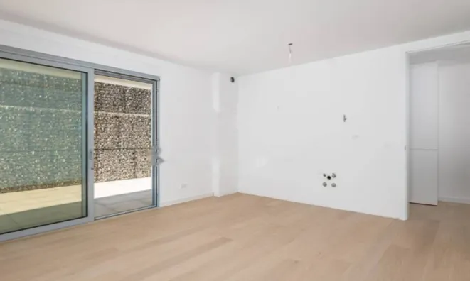 Недвижимость Трехкомнатная квартира в центре: 16