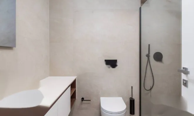 Недвижимость Трехкомнатная квартира в центре: 24