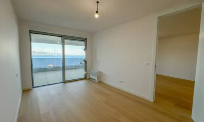 Недвижимость Трёхкомнатная квартира, центр: 11