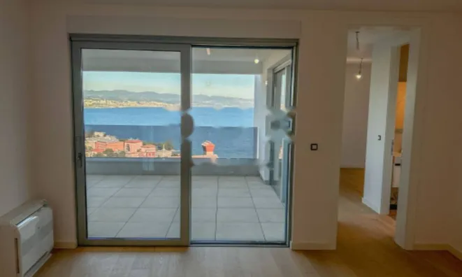 Недвижимость Трёхкомнатная квартира, центр: 19