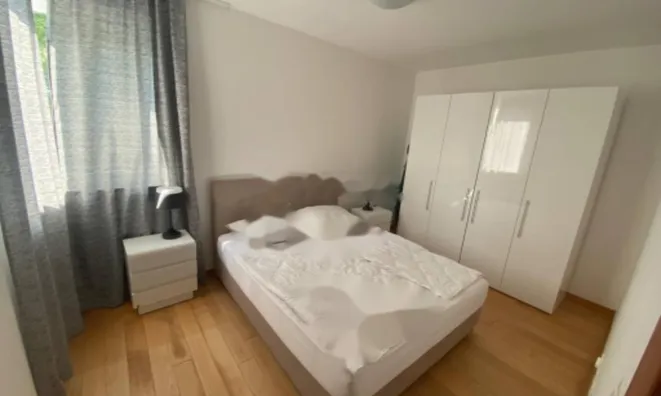 Недвижимость Трехкомнатная квартира в центре: 5