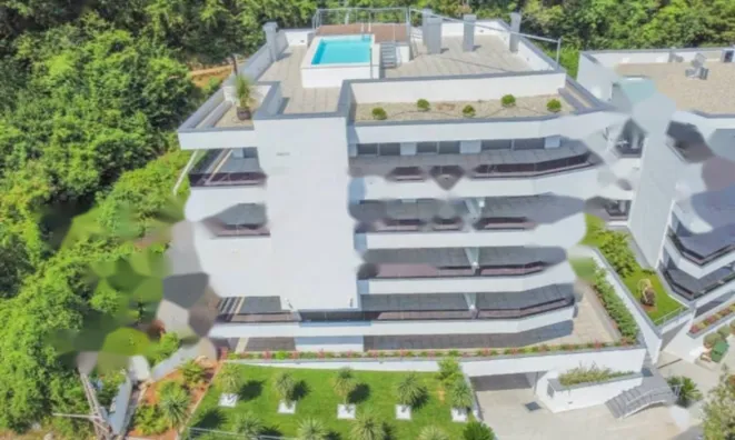 Недвижимость Трехкомнатная квартира, Центр: 2