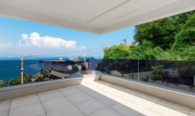 Недвижимость Трехкомнатная квартира, Центр: 9