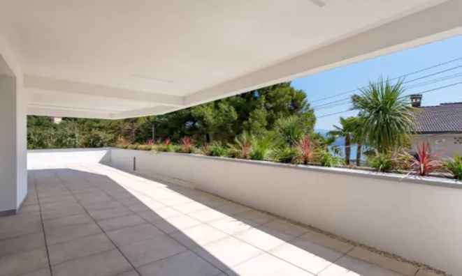 Недвижимость Трёхкомнатная квартира в центре: 3