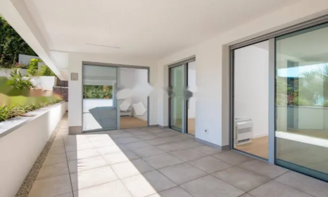 Недвижимость Трёхкомнатная квартира в центре: 4