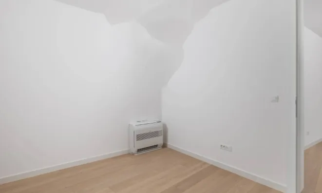 Недвижимость Трёхкомнатная квартира в центре: 14