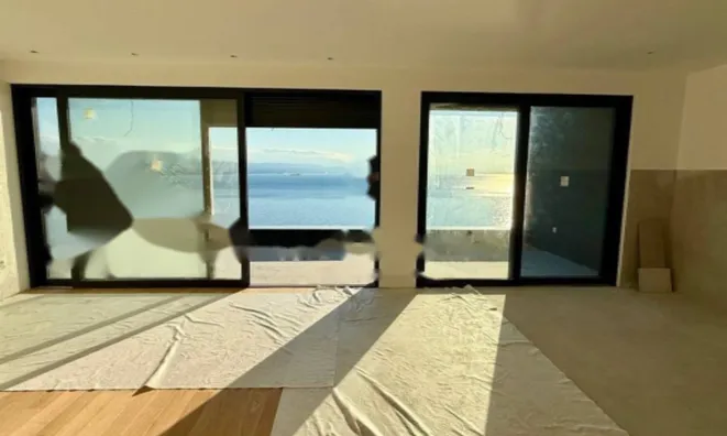 Недвижимость Четырехкомнатная квартира центр: 8