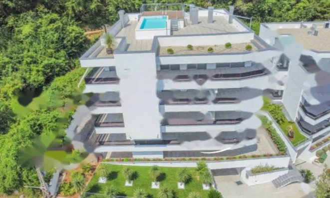 Недвижимость Трёхкомнатная квартира в центре: 2