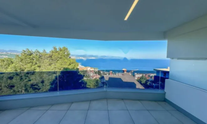 Недвижимость Трёхкомнатная квартира в центре: 4