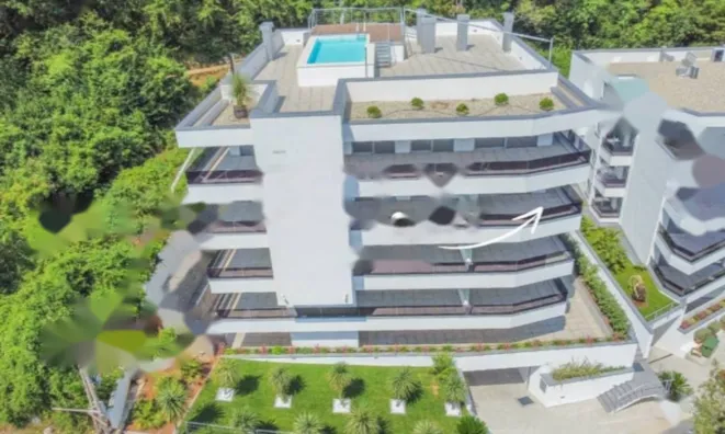 Недвижимость Трехкомнатная квартира в центре: 2