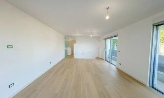 Недвижимость Трехкомнатная квартира в центре: 22