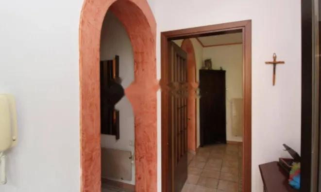 Недвижимость Двухкомнатная квартира в Центре: 9