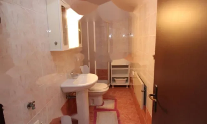 Недвижимость Двухкомнатная квартира в Центре: 22