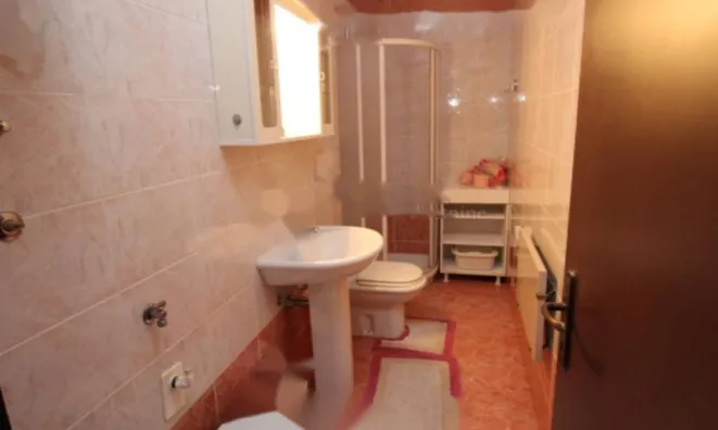 Недвижимость Двухкомнатная квартира в Центре: 23