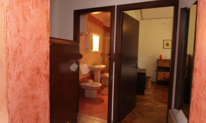 Недвижимость Двухкомнатная квартира в Центре: 24