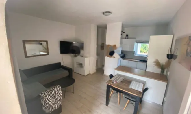 Недвижимость Четырёхкомнатная квартира, Центр, Опатия: 3