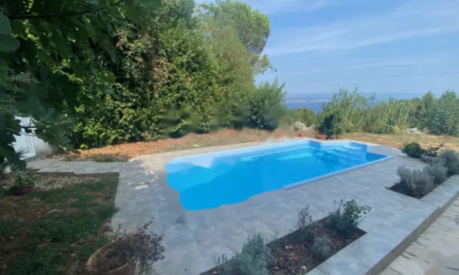 Недвижимость Четырёхкомнатная квартира, Центр, Опатия: 23