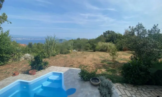 Недвижимость Четырёхкомнатная квартира, Центр, Опатия: 25