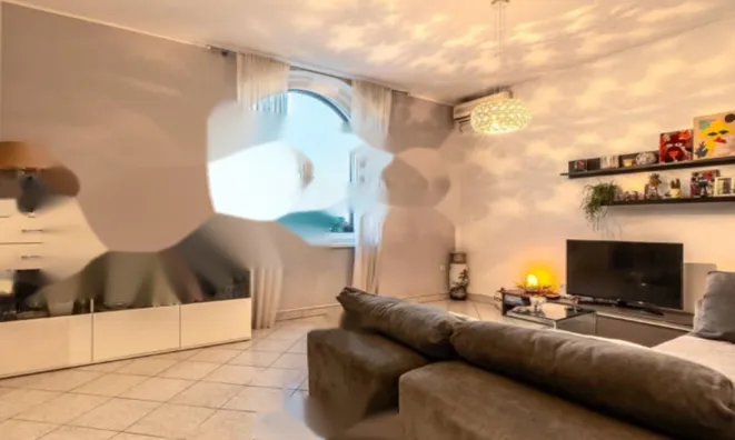 Недвижимость Трехкомнатная квартира, Центр: 5