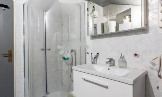 Недвижимость Трехкомнатная квартира, Центр: 10