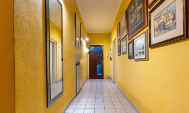 Недвижимость Трехкомнатная квартира, Центр: 19