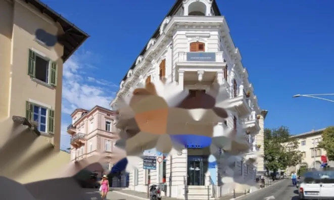 Недвижимость Двухкомнатная квартира в центре: 1