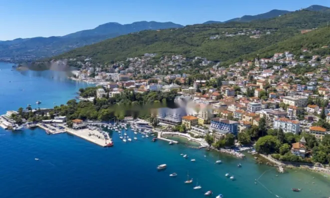 Недвижимость Двухкомнатная квартира в центре: 10