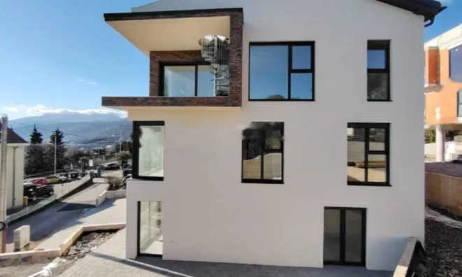 Недвижимость Четырехкомнатная квартира в центре Опатии: 2