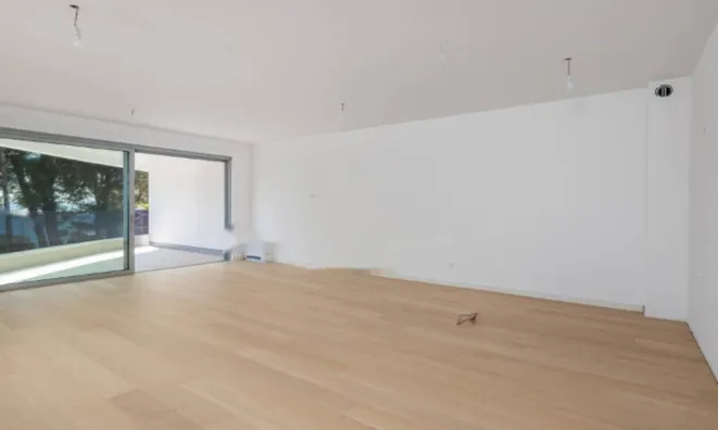 Недвижимость Трехкомнатная квартира в центре: 20