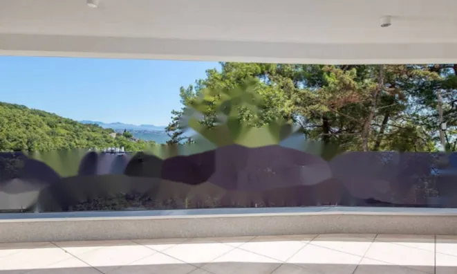 Недвижимость Трехкомнатная квартира в центре: 25