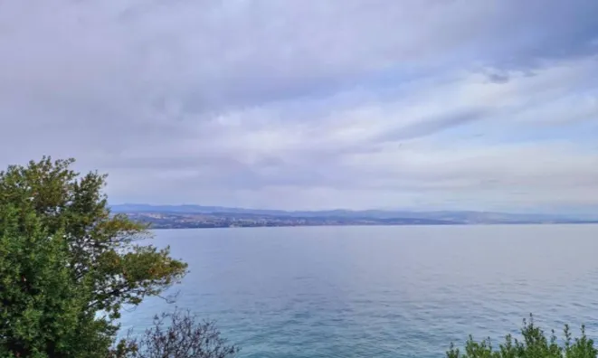 Недвижимость Трехкомнатная квартира в центре: 4