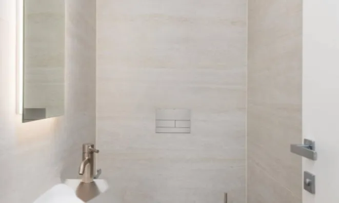 Недвижимость Трехкомнатная квартира, Центр: 19