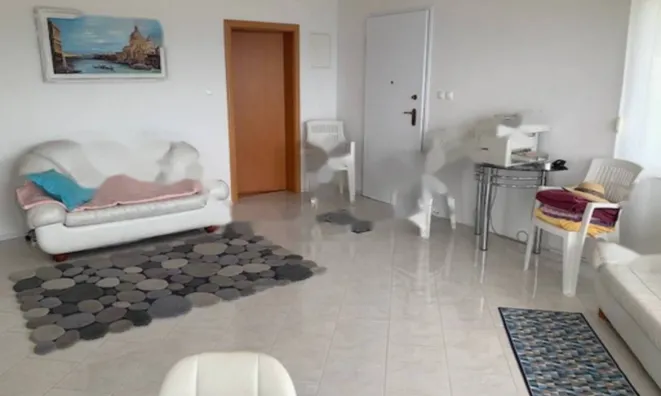 Недвижимость Трёхкомнатная квартира в центре: 8