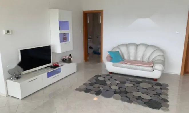 Недвижимость Трёхкомнатная квартира в центре: 10