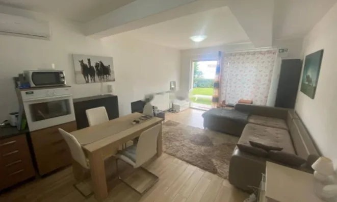 Недвижимость Трёхкомнатная квартира в центре: 8