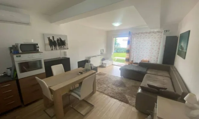 Недвижимость Трёхкомнатная квартира в центре: 10