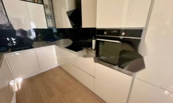 Недвижимость Трехкомнатный этаж в Центре: 9