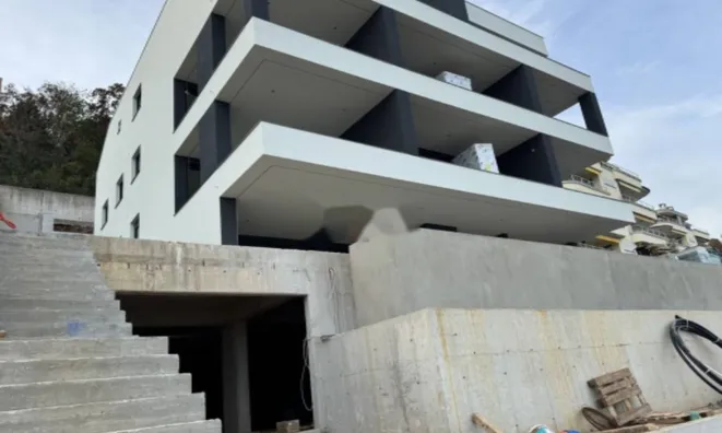 Недвижимость Двухкомнатная квартира, Центр: 2