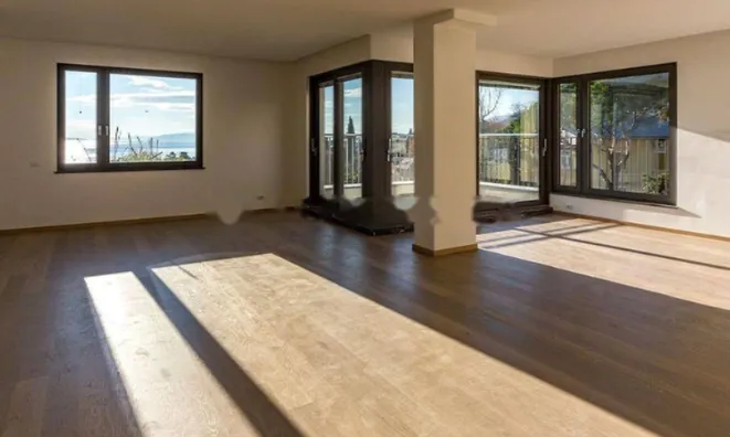 Недвижимость Двухкомнатная квартира в центре: 6