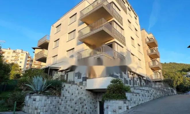 Недвижимость Четырёхкомнатная квартира в центре Опатии: 1