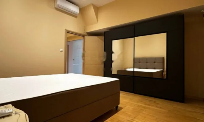 Недвижимость Четырехкомнатная квартира, Центр: 4