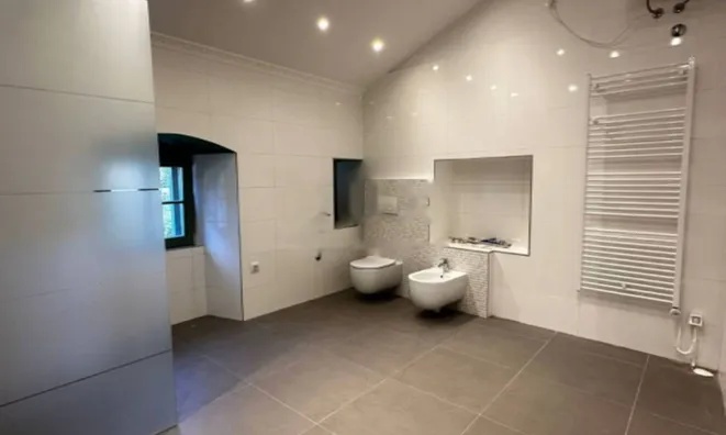 Недвижимость Четырехкомнатная квартира, Центр: 13