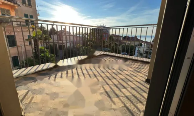 Недвижимость Трехкомнатная квартира, центр: 16