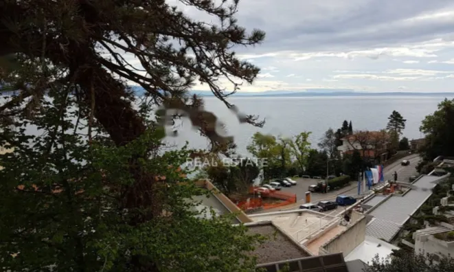 Недвижимость Трехкомнатная квартира в центре: 5