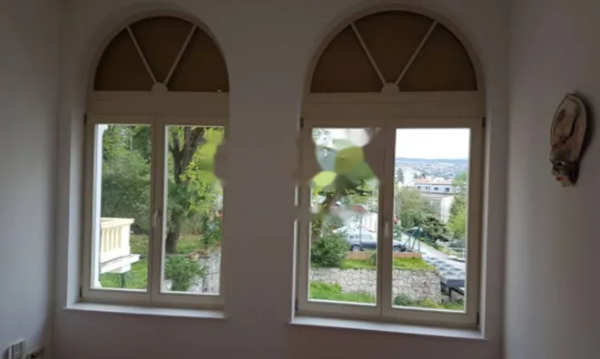 Недвижимость Трехкомнатная квартира в центре: 6