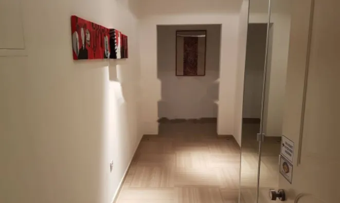 Недвижимость Трехкомнатная квартира в центре: 14