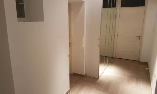 Недвижимость Трехкомнатная квартира в центре: 15